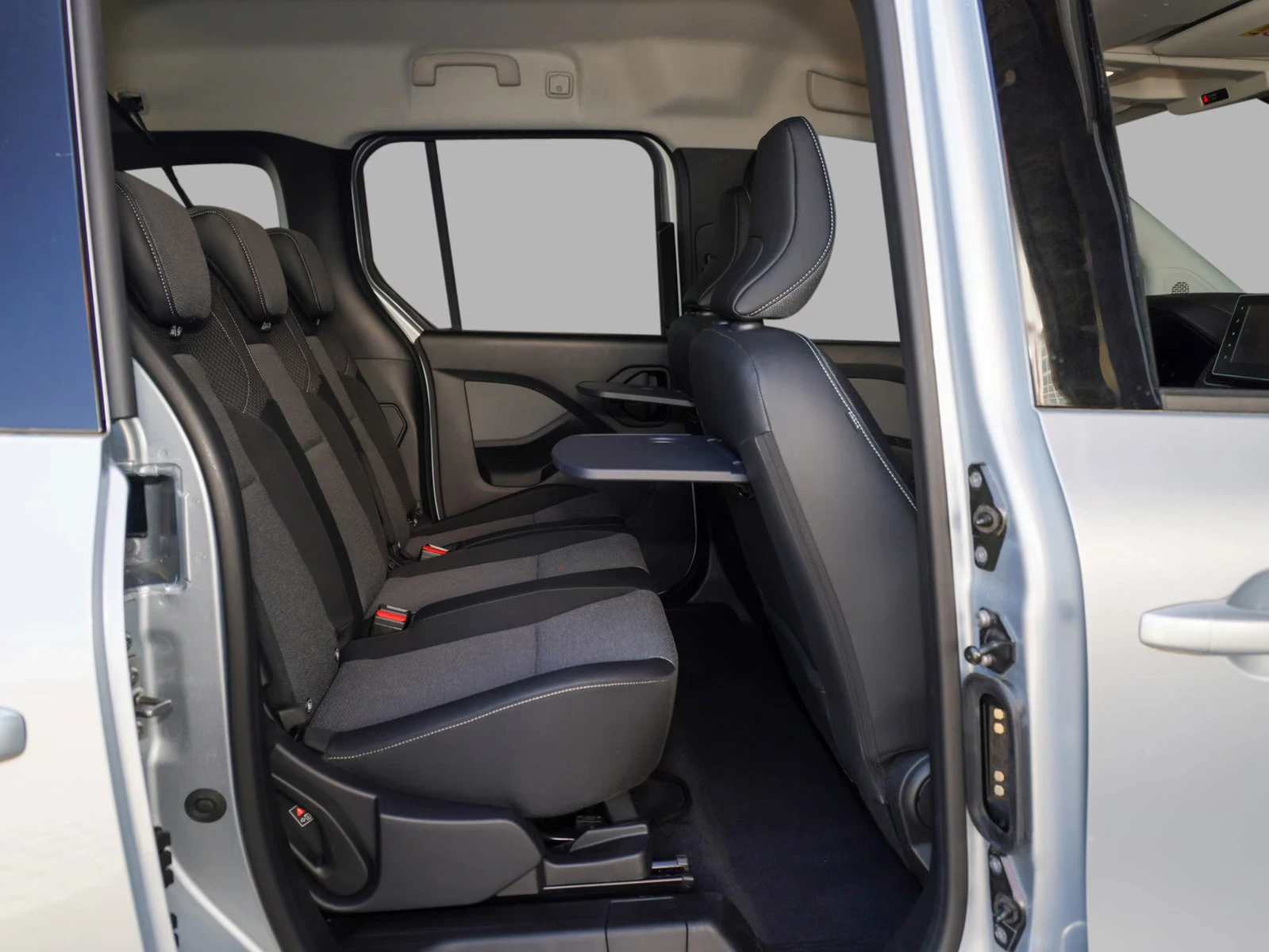 Renault Kangoo Е-ТЕCH/122HP/TEHCNO/KLIMA/CAM/NAVI/LED/131a, снимка 11 - Автомобили и джипове - 56700565
