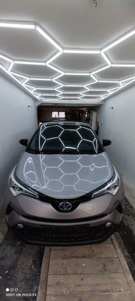 Toyota C-HR 1.8 Hybrid, снимка 1