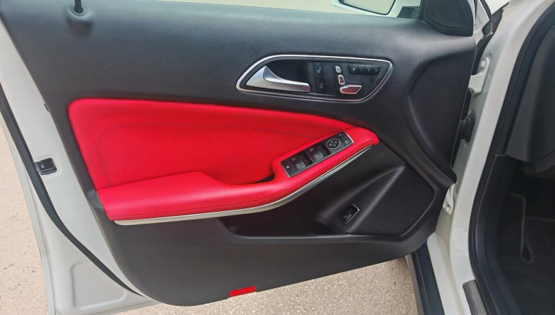 Mercedes-Benz GLA 250 Само на 25 Хил. Км. , снимка 9 - Автомобили и джипове - 52149250