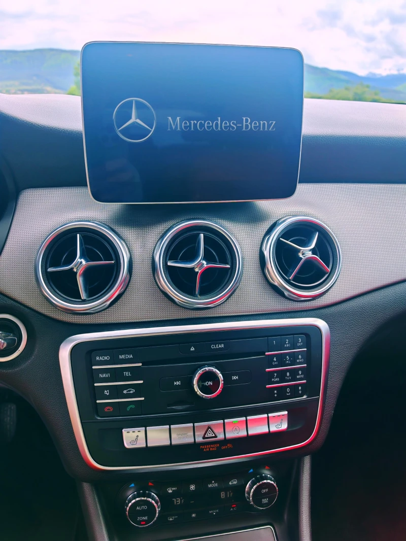 Mercedes-Benz GLA 250 Само на 25 Хил. Км. , снимка 8 - Автомобили и джипове - 52149250