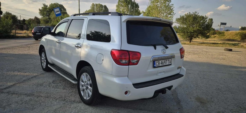 Toyota Sequoia 5.7 v8 iforce Platinum, снимка 4 - Автомобили и джипове - 51388723