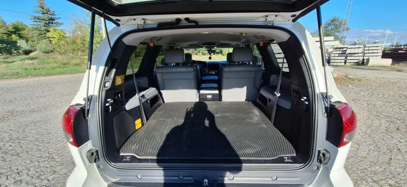 Toyota Sequoia 5.7 v8 iforce Platinum, снимка 7 - Автомобили и джипове - 51388723