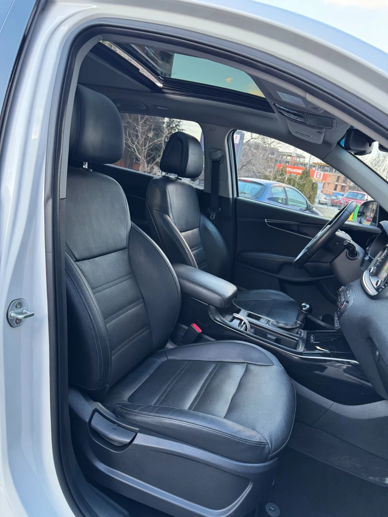Kia Sorento 2.2CRDI FACE::REBEL::4WD, снимка 9 - Автомобили и джипове - 53036090
