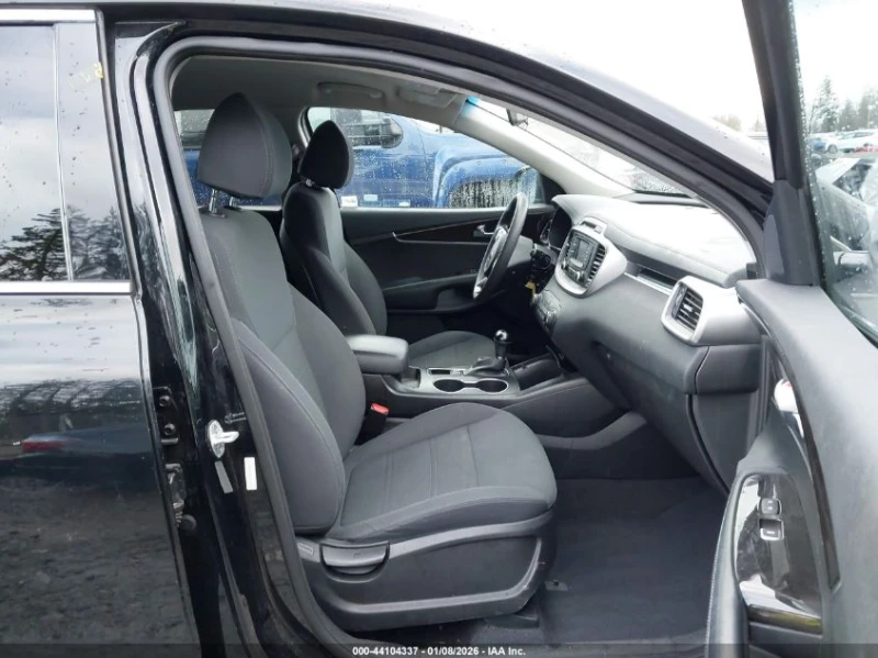 Kia Sorento 3.3L V-6 DI, DOHC, VVT, 290HP All Wheel Drive, снимка 9 - Автомобили и джипове - 53500980