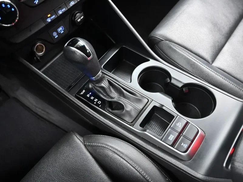 Hyundai Tucson 2.0 CRDi, снимка 9 - Автомобили и джипове - 54258390