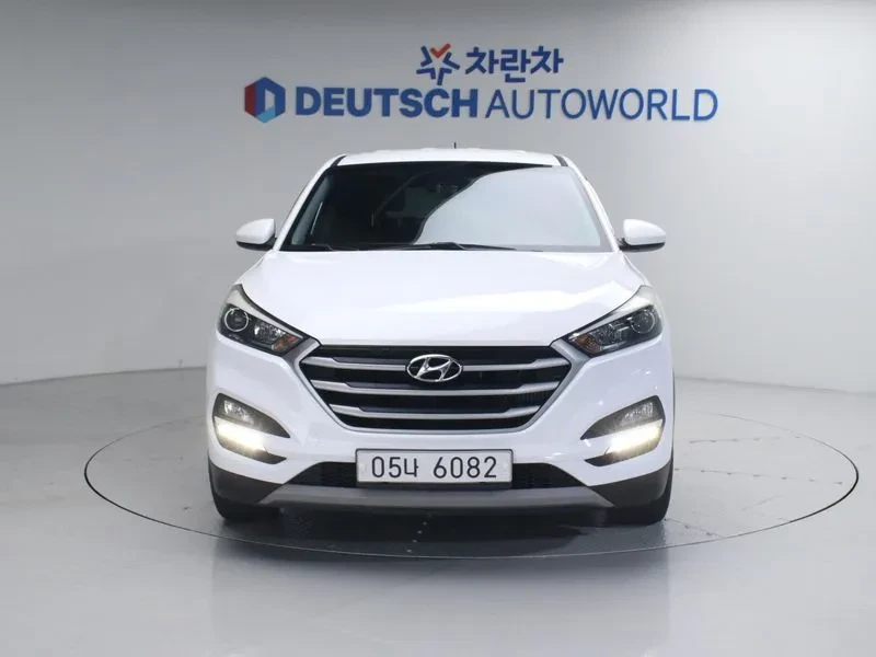 Hyundai Tucson 2.0 CRDi, снимка 3 - Автомобили и джипове - 54258390