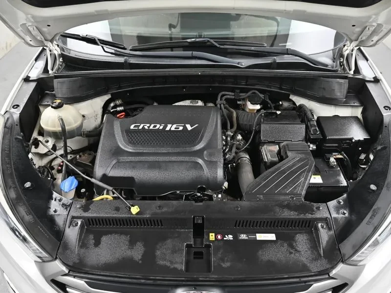 Hyundai Tucson 2.0 CRDi, снимка 6 - Автомобили и джипове - 54258390