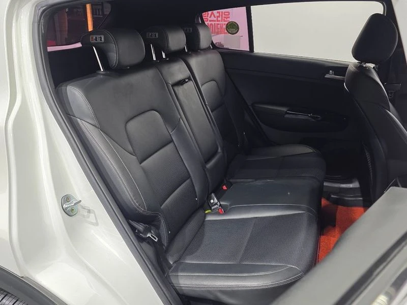 Kia Sportage 2.0 Automatic, снимка 12 - Автомобили и джипове - 55740052