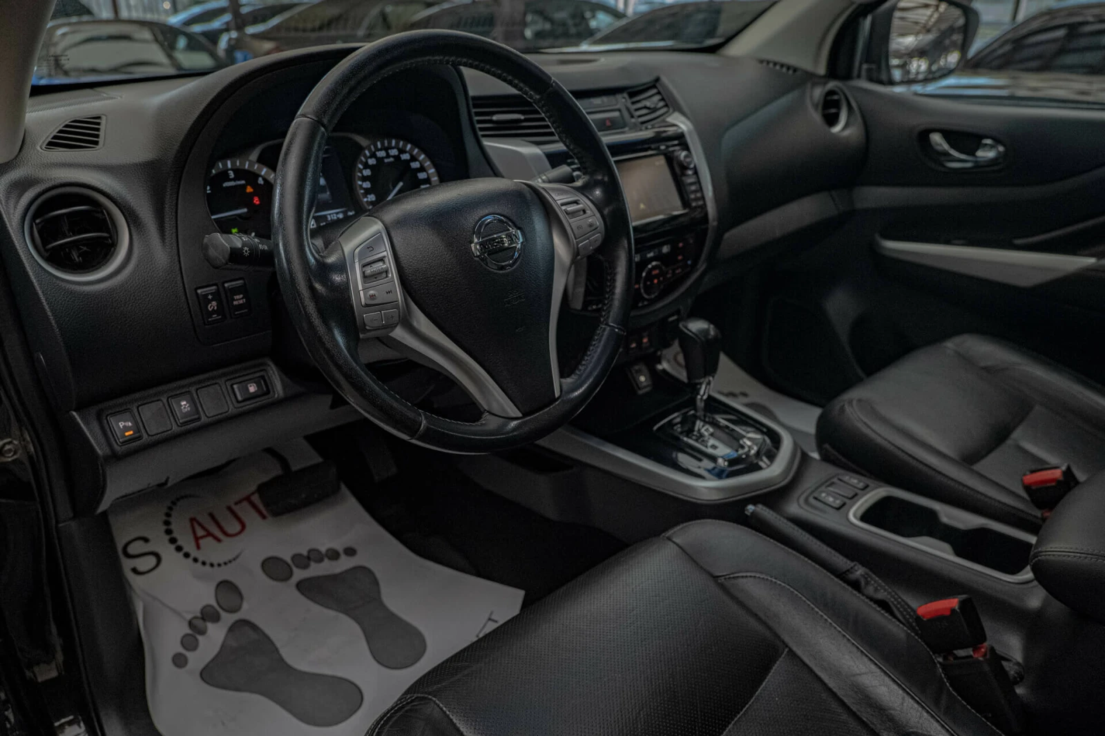Nissan Navara NP300/Камера 360/Подгрев/Шибедах/AWD - изображение 7