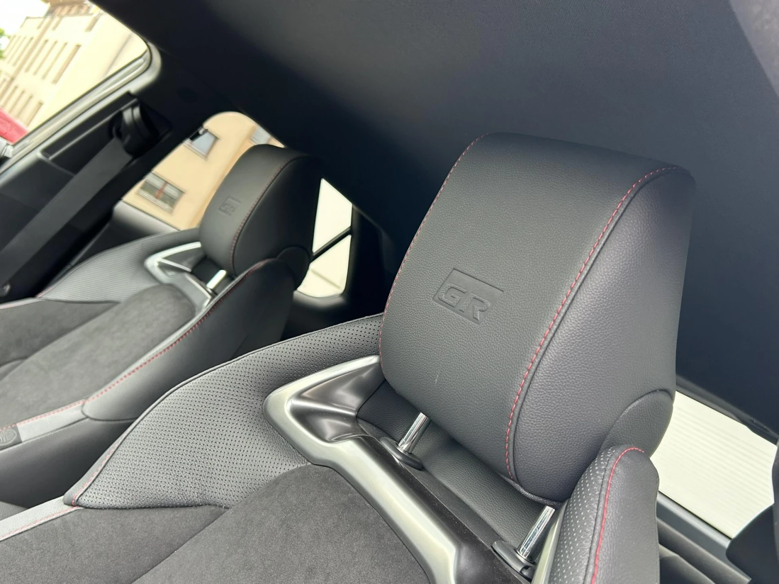 Toyota C-HR 2.0 HEV GR SPORT 4X4 PREMIERE EDITION � �������� | Mobile.bg � ����������� 12