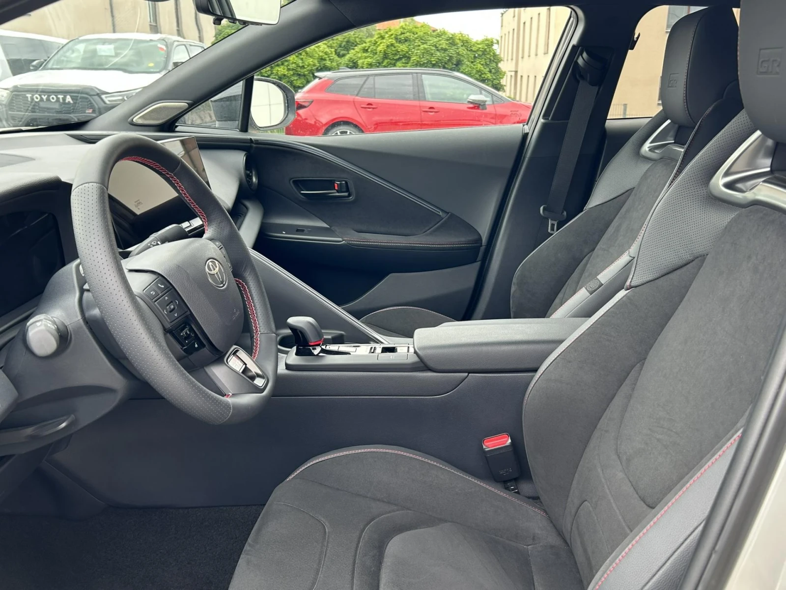 Toyota C-HR 2.0 HEV GR SPORT 4X4 PREMIERE EDITION � �������� | Mobile.bg � ����������� 8