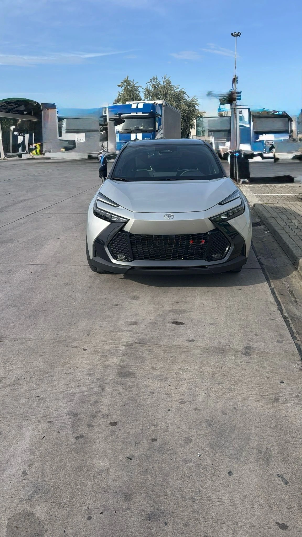 Toyota C-HR 2.0 HEV GR SPORT 4X4 PREMIERE НАЛИЧНА в Гаранция, снимка 3 - Автомобили и джипове - 54558628