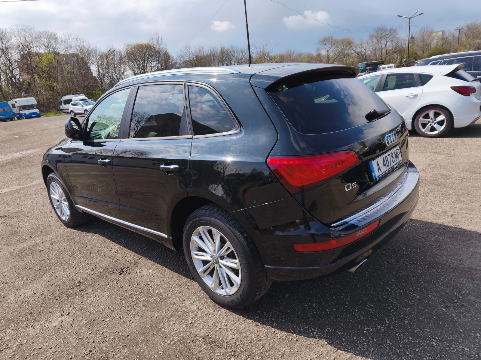 Audi Q5, снимка 2 - Автомобили и джипове - 54395632