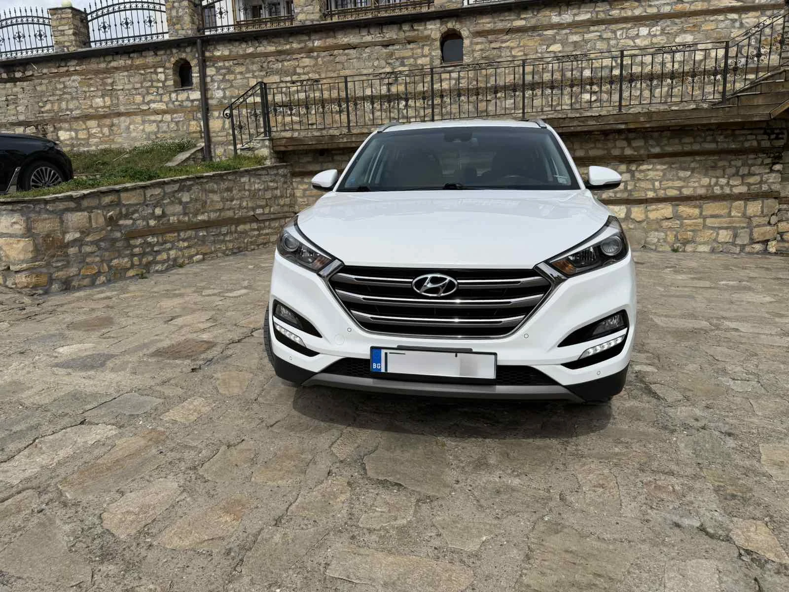 Hyundai Tucson 1.7CRDI * Xpossible * KEYLESS * NAVI * , снимка 7 - Автомобили и джипове - 54797181
