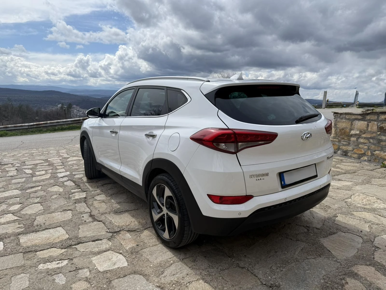 Hyundai Tucson 1.7CRDI * Xpossible * KEYLESS * NAVI * , снимка 5 - Автомобили и джипове - 54797181