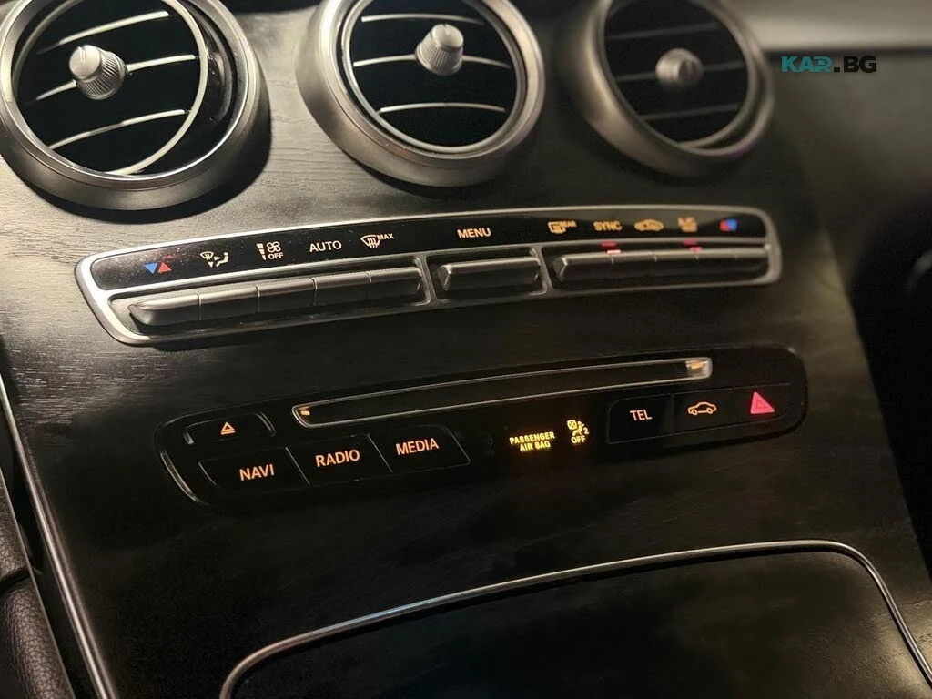 Mercedes-Benz GLC 300 * АвтоКредит * (ЦЕНА ДО БГ), снимка 13 - Автомобили и джипове - 56086603