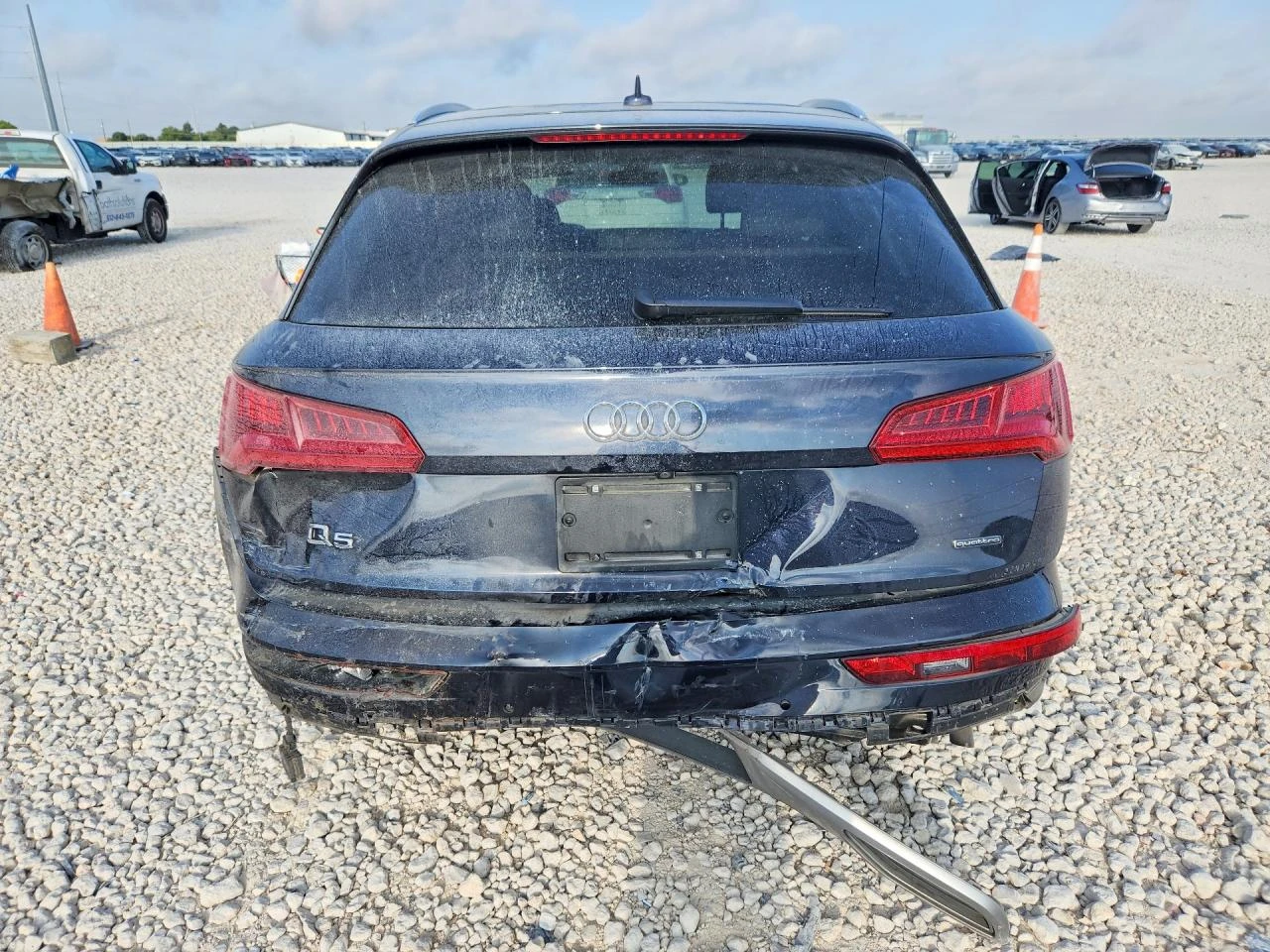 Audi Q5 2.0l Premium Plus, снимка 6 - Автомобили и джипове - 56350677