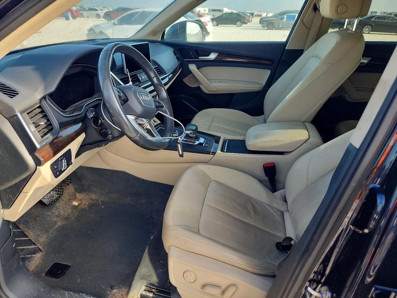 Audi Q5 2.0l Premium Plus, снимка 7 - Автомобили и джипове - 56350677