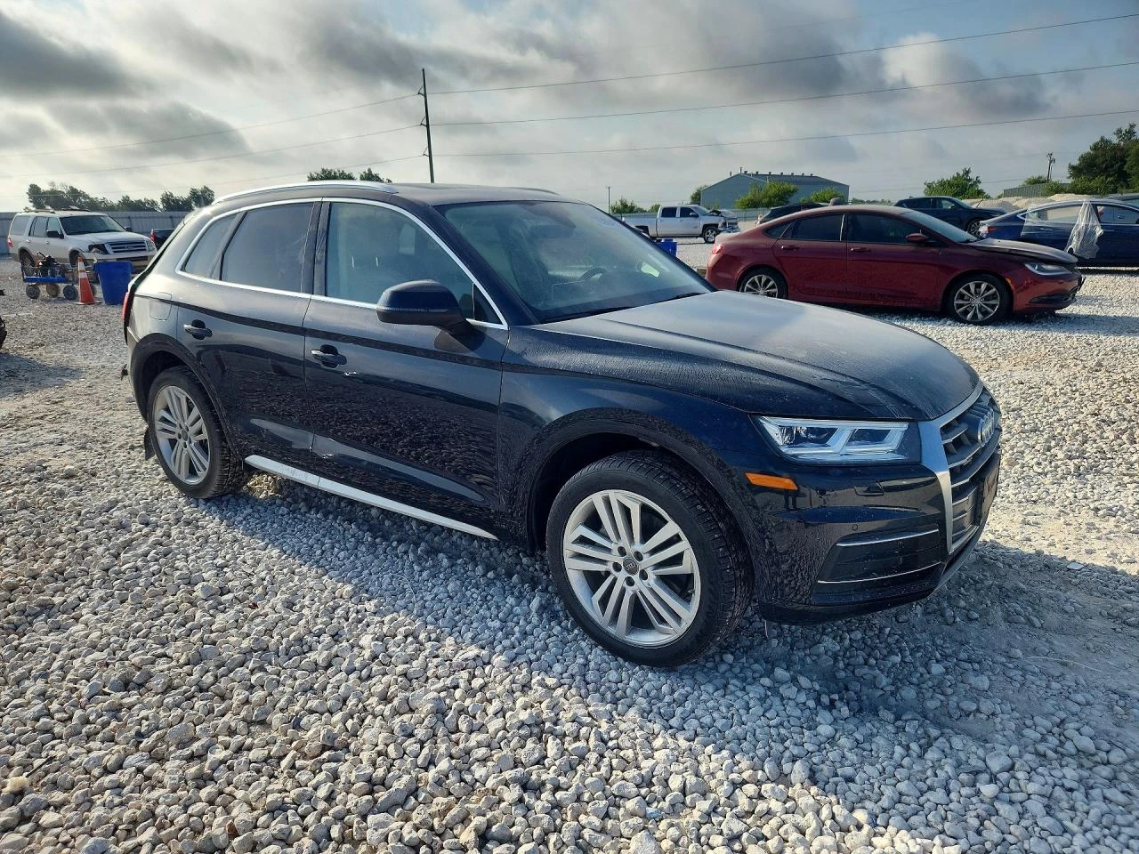 Audi Q5 2.0l Premium Plus, снимка 4 - Автомобили и джипове - 56350677
