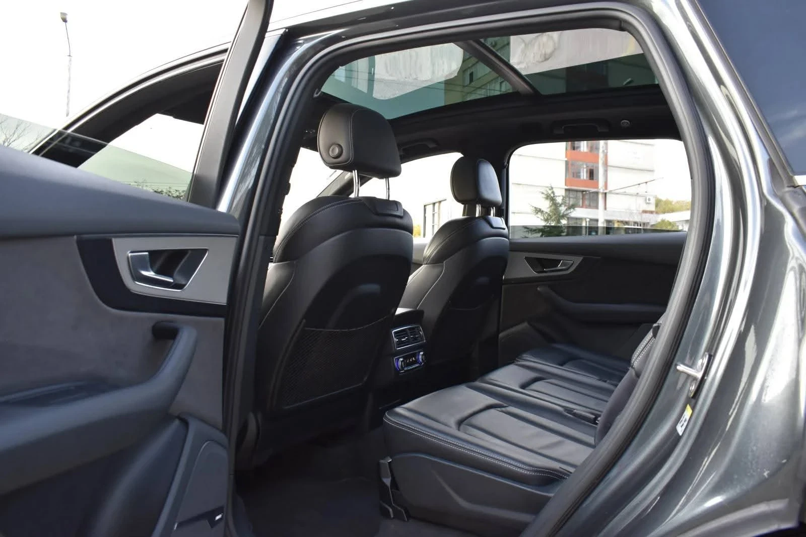 Audi Q7, снимка 12 - Автомобили и джипове - 56469894