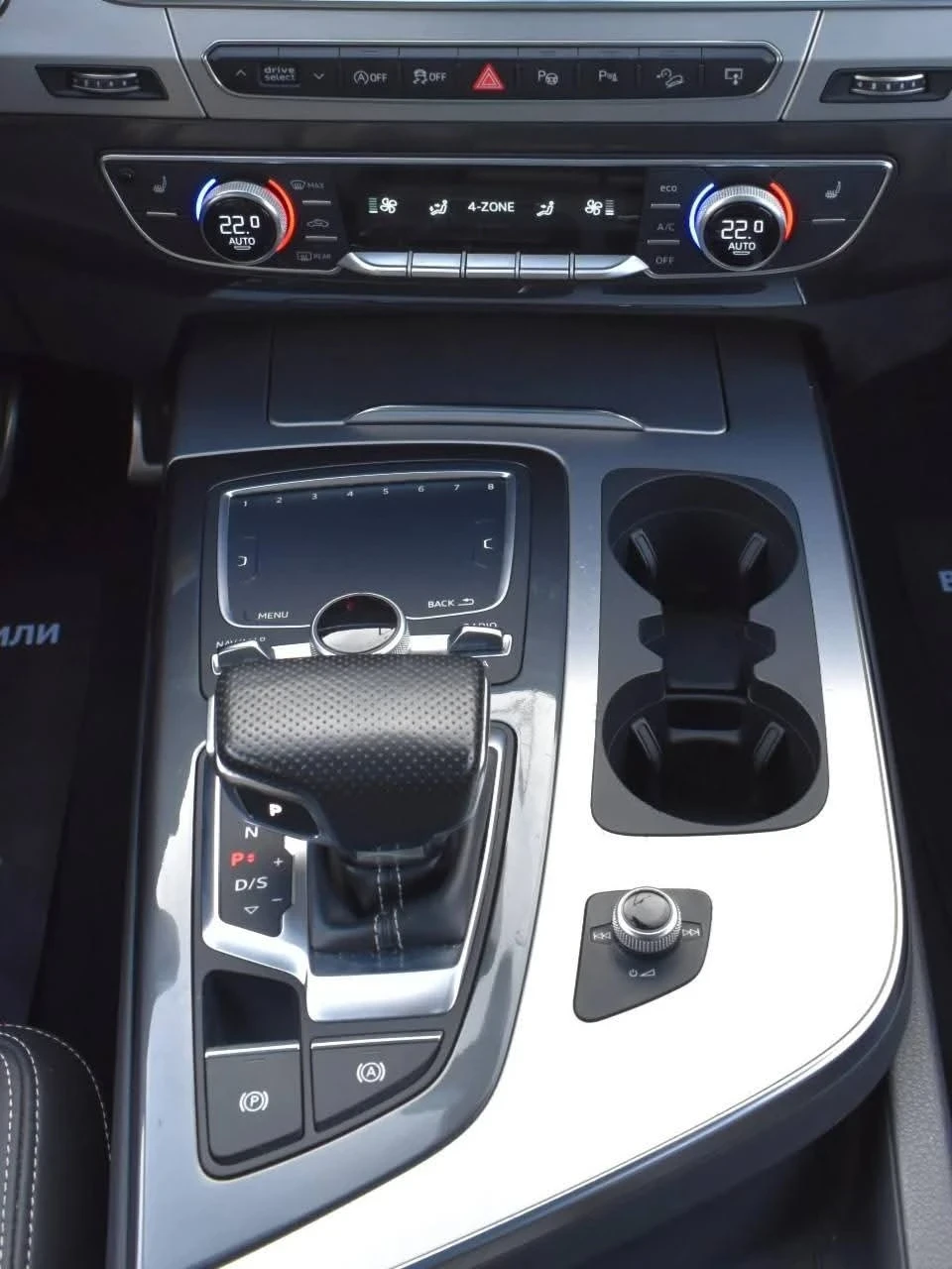 Audi Q7, снимка 9 - Автомобили и джипове - 56469894