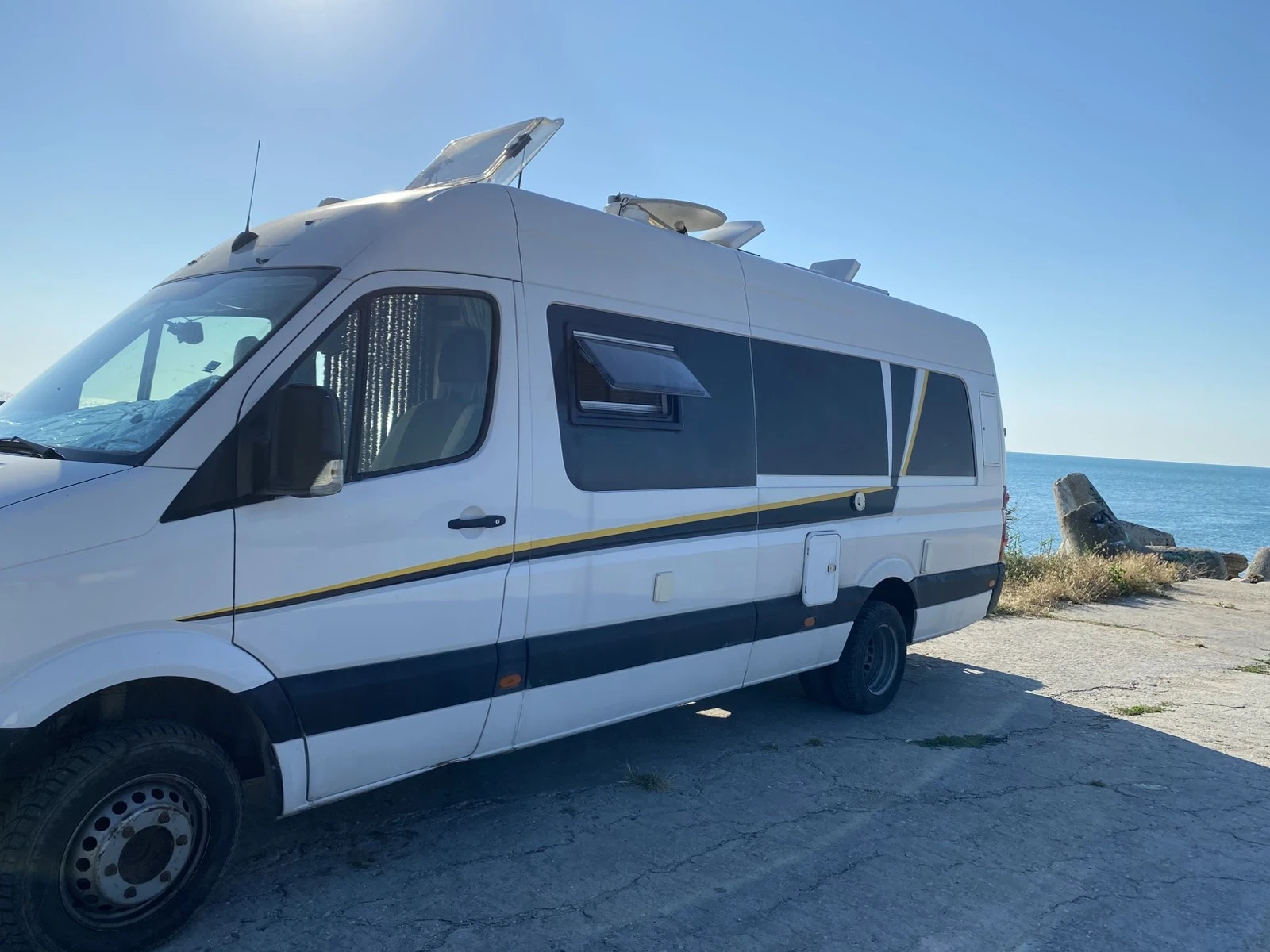 Кемпер VW Crafter, снимка 4 - Каравани и кемпери - 54959717