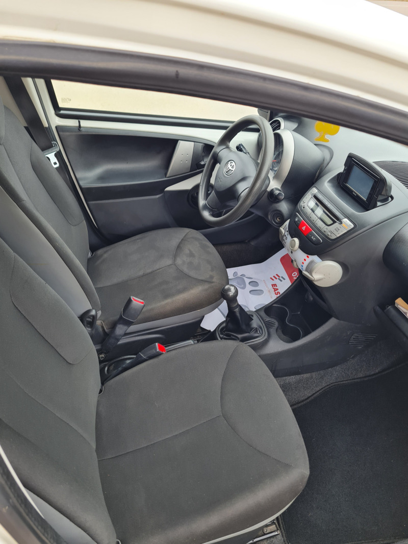 Toyota Aygo 1.0куб.70к.с.Евро 5В Бензин , снимка 8 - Автомобили и джипове - 45769270