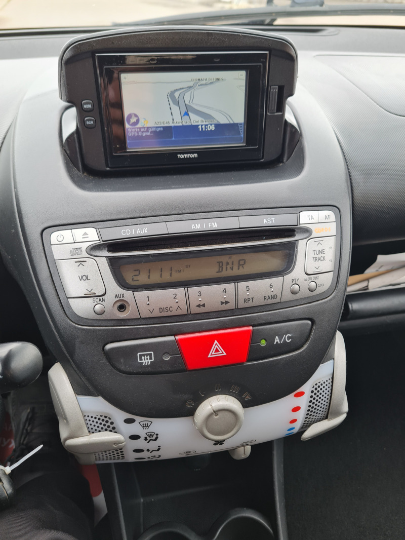 Toyota Aygo 1.0куб.70к.с.Евро 5В Бензин , снимка 10 - Автомобили и джипове - 45769270