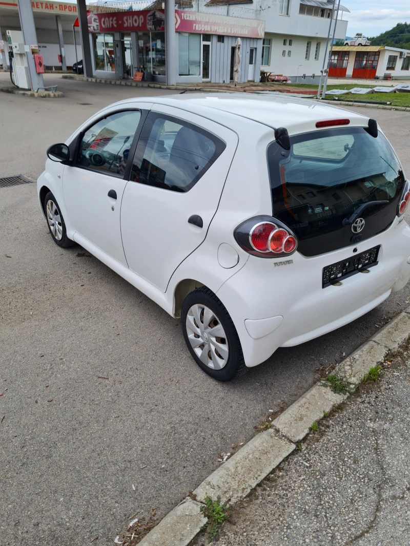 Toyota Aygo 1.0куб.70к.с.Евро 5В Бензин , снимка 4 - Автомобили и джипове - 45769270