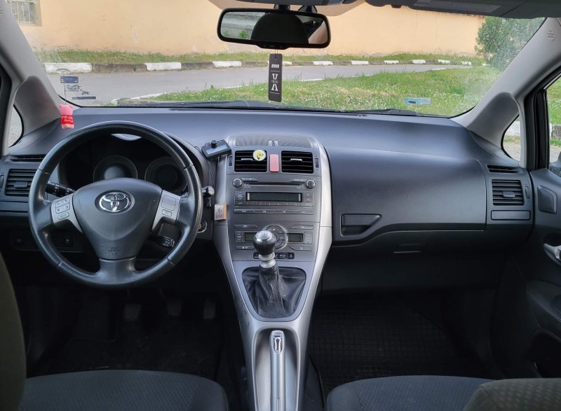 Toyota Auris, снимка 5 - Автомобили и джипове - 46788050