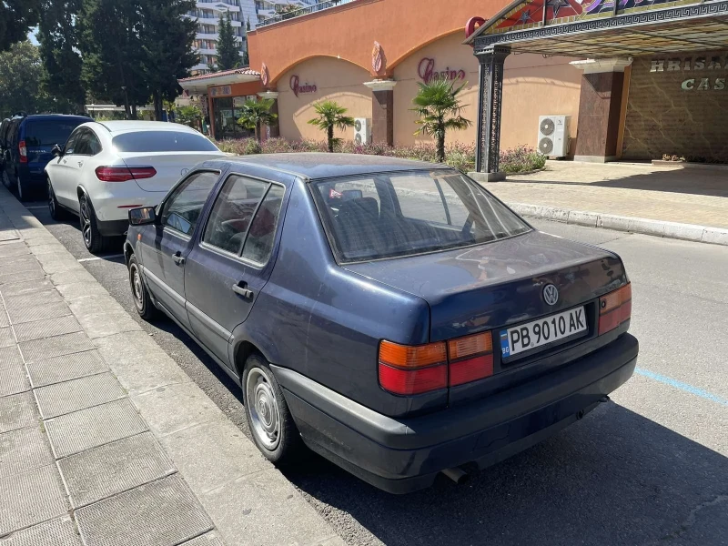 VW Vento 1.8 Бензин - Газ, снимка 2 - Автомобили и джипове - 47364375