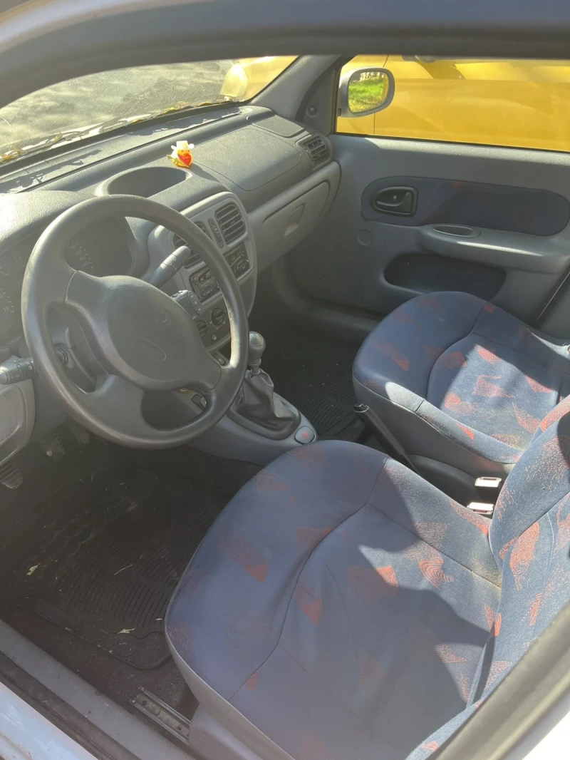 Renault Clio, снимка 6 - Автомобили и джипове - 47726685