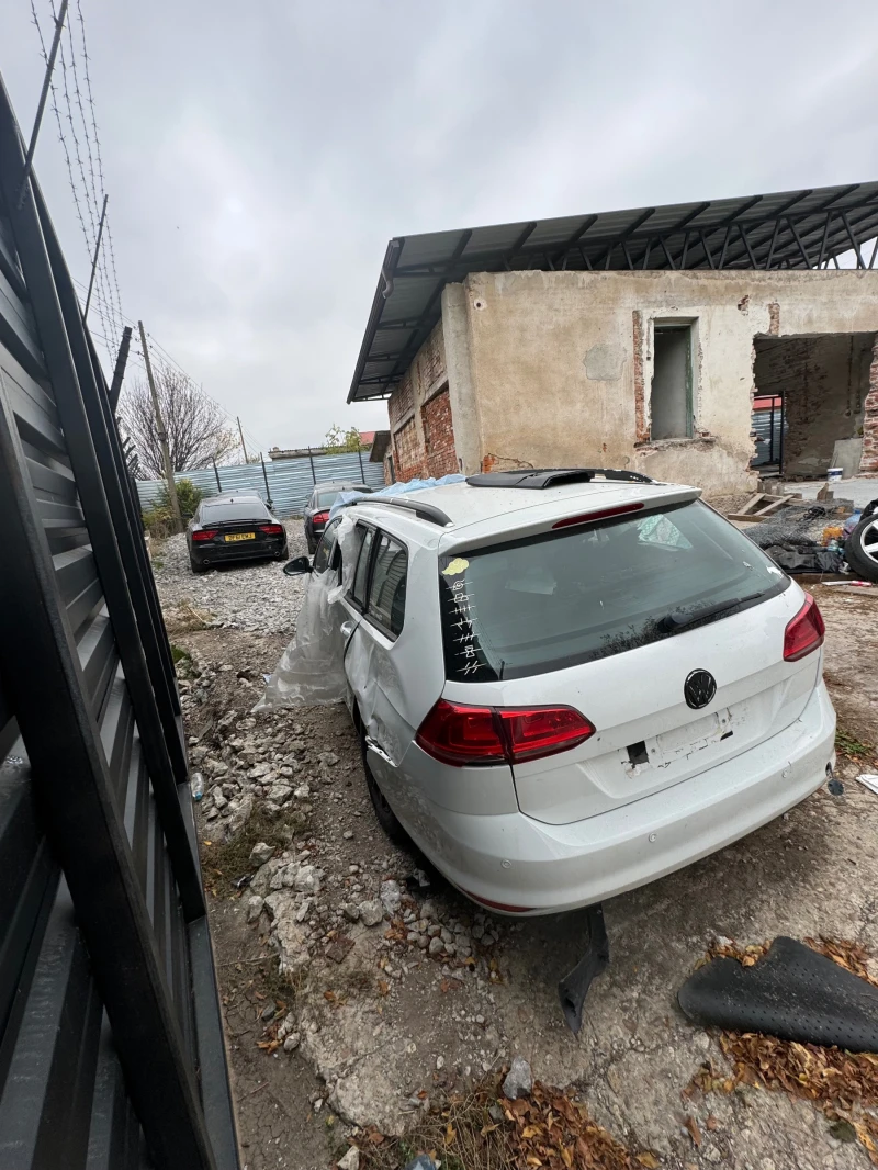 VW Golf 1.6 TDI, снимка 3 - Автомобили и джипове - 48224660