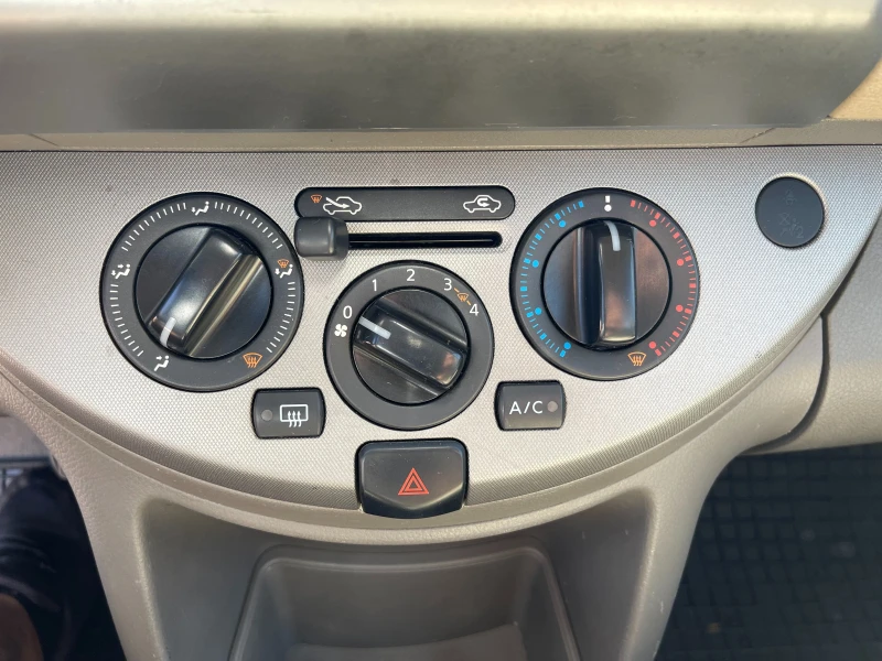 Nissan Note 1.4 Бензин 88 к.с. Климатик, снимка 16 - Автомобили и джипове - 53086228