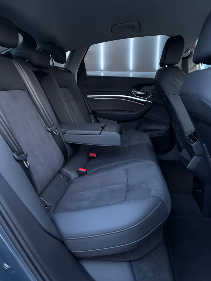 Audi E-Tron 34000км.-Гаранционнен , снимка 15 - Автомобили и джипове - 51989936