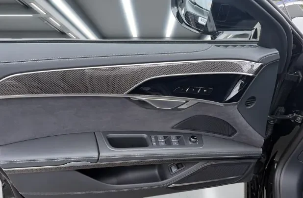 Audi S8 Quattro = Black Optic Plus = Гаранция, снимка 5 - Автомобили и джипове - 55000990