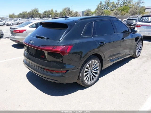 Audi E-Tron Premium Plus, снимка 4 - Автомобили и джипове - 55016298