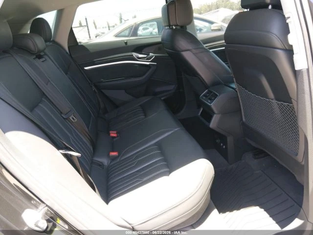 Audi E-Tron Premium Plus, снимка 11 - Автомобили и джипове - 55016298