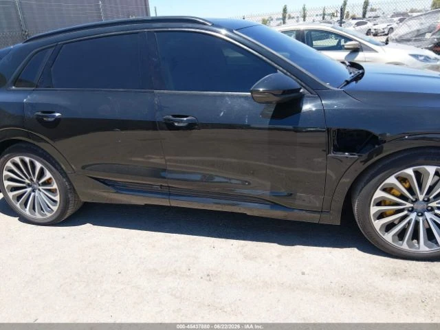 Audi E-Tron Premium Plus, снимка 9 - Автомобили и джипове - 55016298