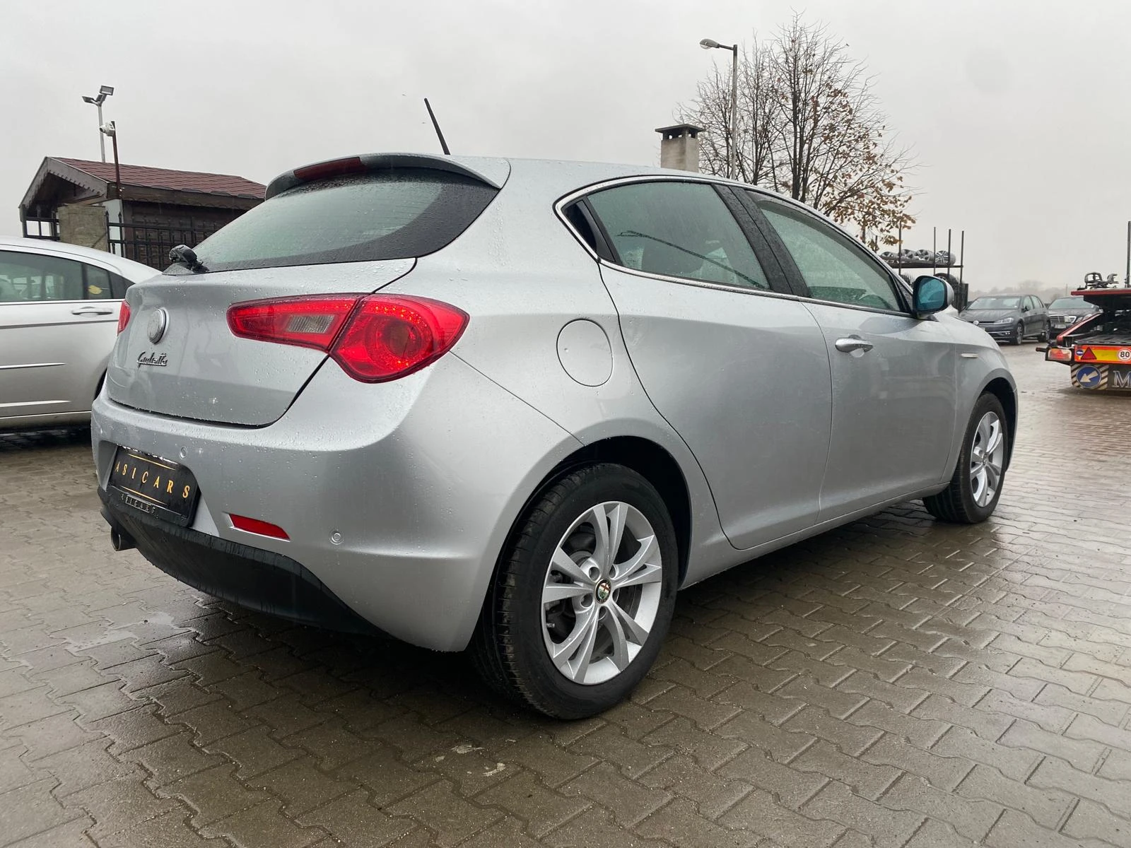 Alfa Romeo Giulietta 1.6D EURO 5A - изображение 5