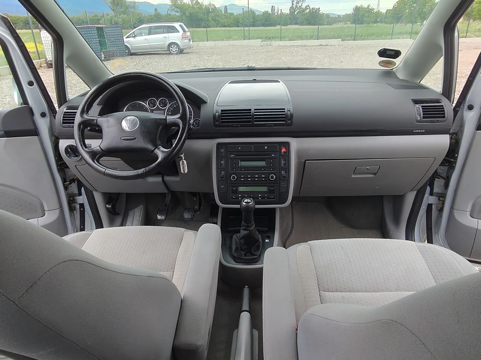 VW Sharan 1.9TDI FACELIFT 116 - изображение 9