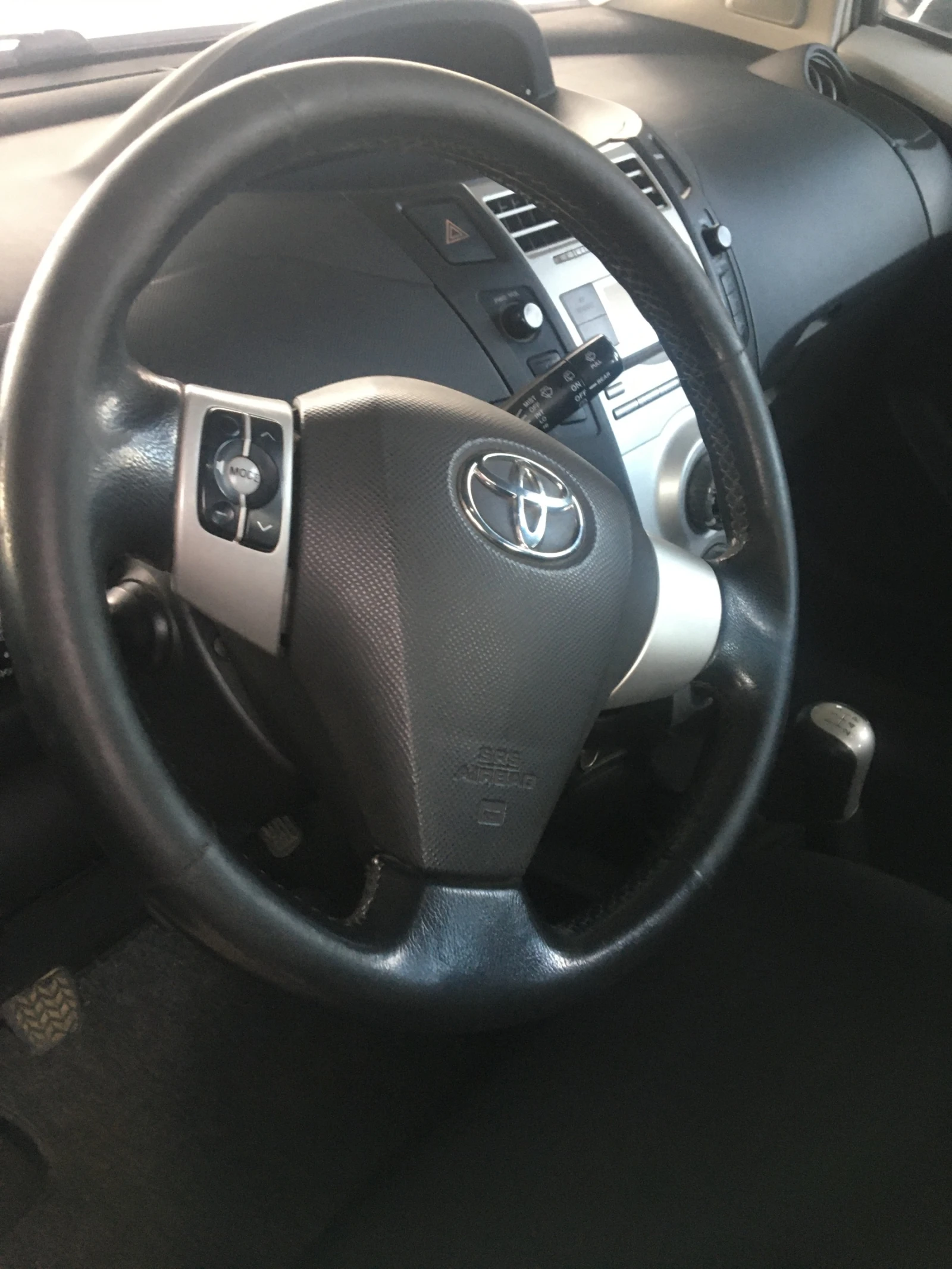 Toyota Yaris  - изображение 10