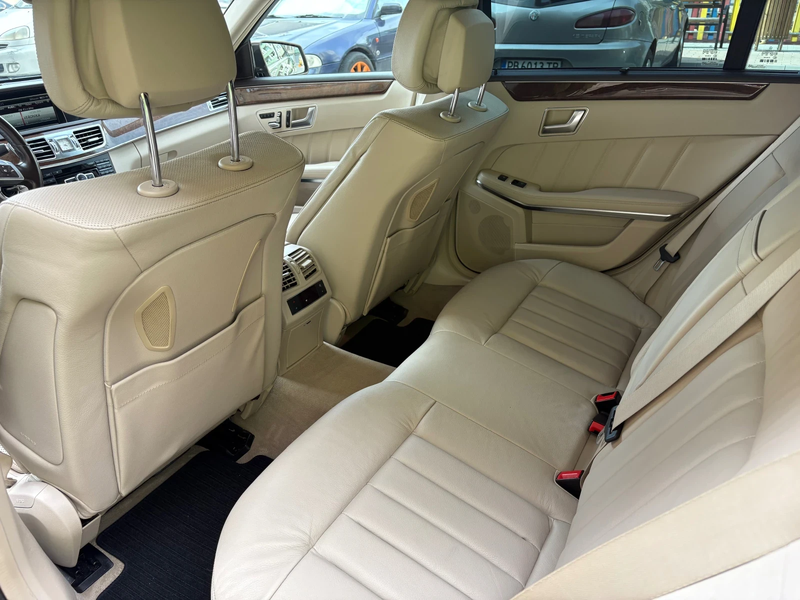 Mercedes-Benz E 350  - изображение 6