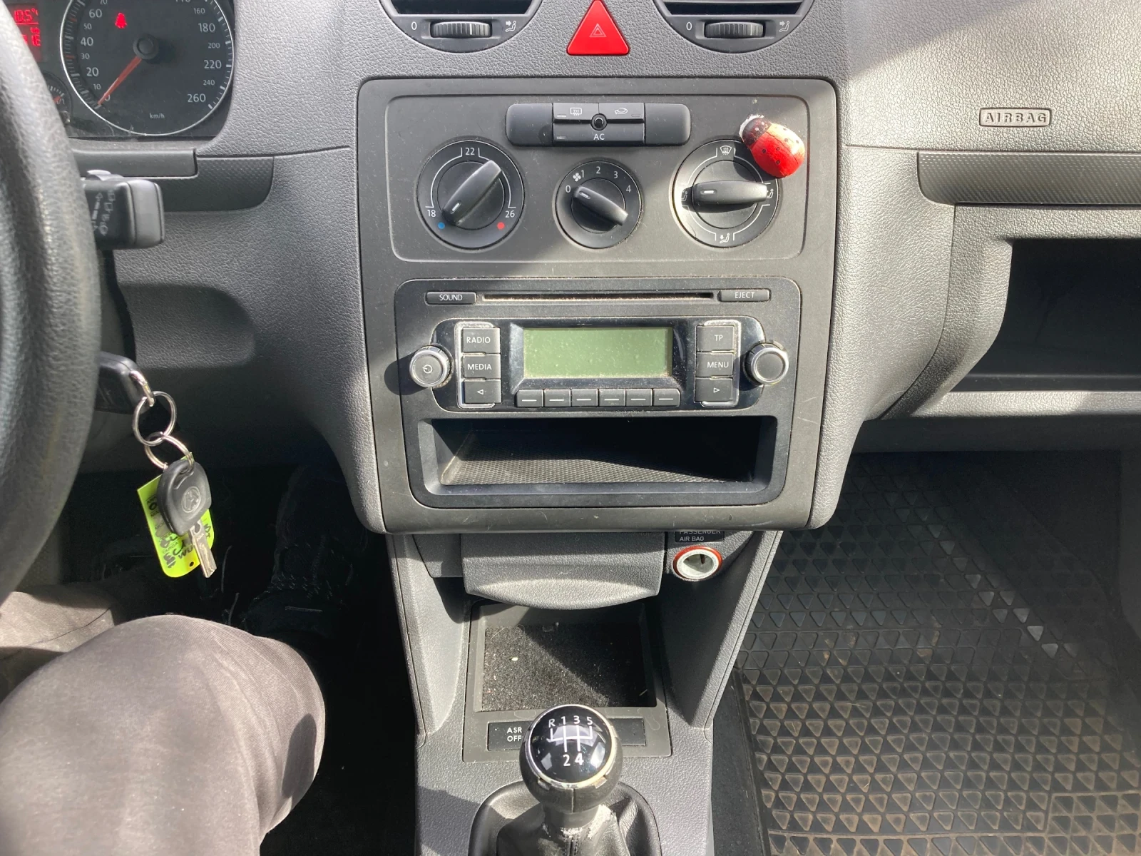 VW Caddy 1.9 TDI 105 ks 7 mesta Caddy Maxi Laif, снимка 11 - Автомобили и джипове - 54081716