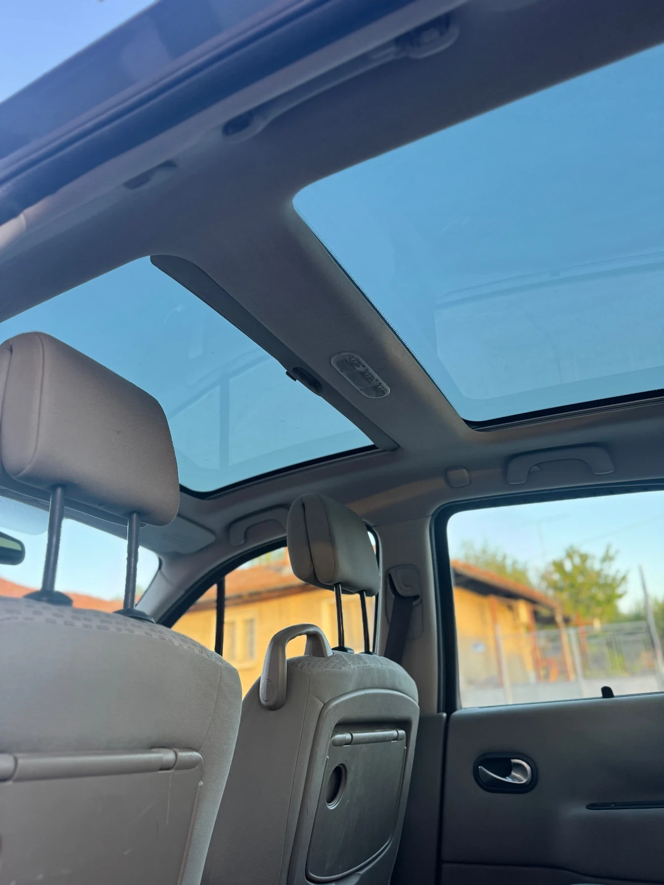 Renault Scenic, снимка 5 - Автомобили и джипове - 54376636