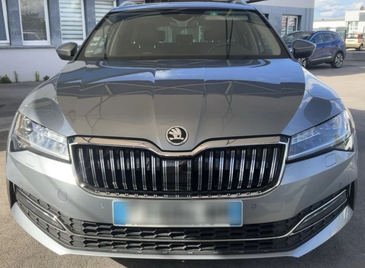 Skoda Superb LAURIN & KLEMENT FULL ОЧАКВАН ВНОС , снимка 2 - Автомобили и джипове - 54645537