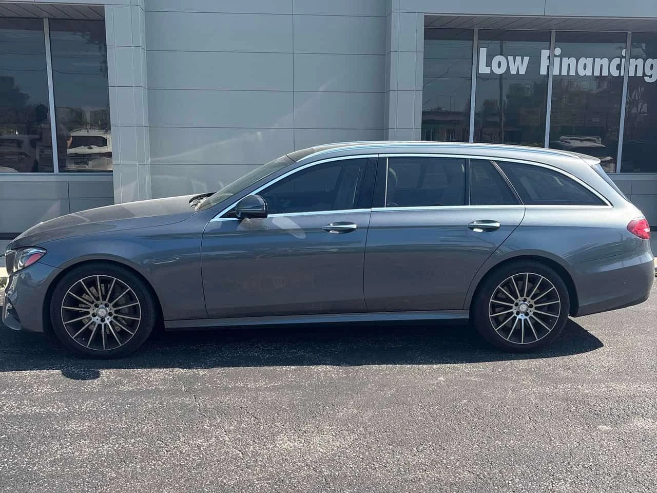 Mercedes-Benz E 450 * CARFAX * ЦЕНА ДО БГ, снимка 2 - Автомобили и джипове - 55296104