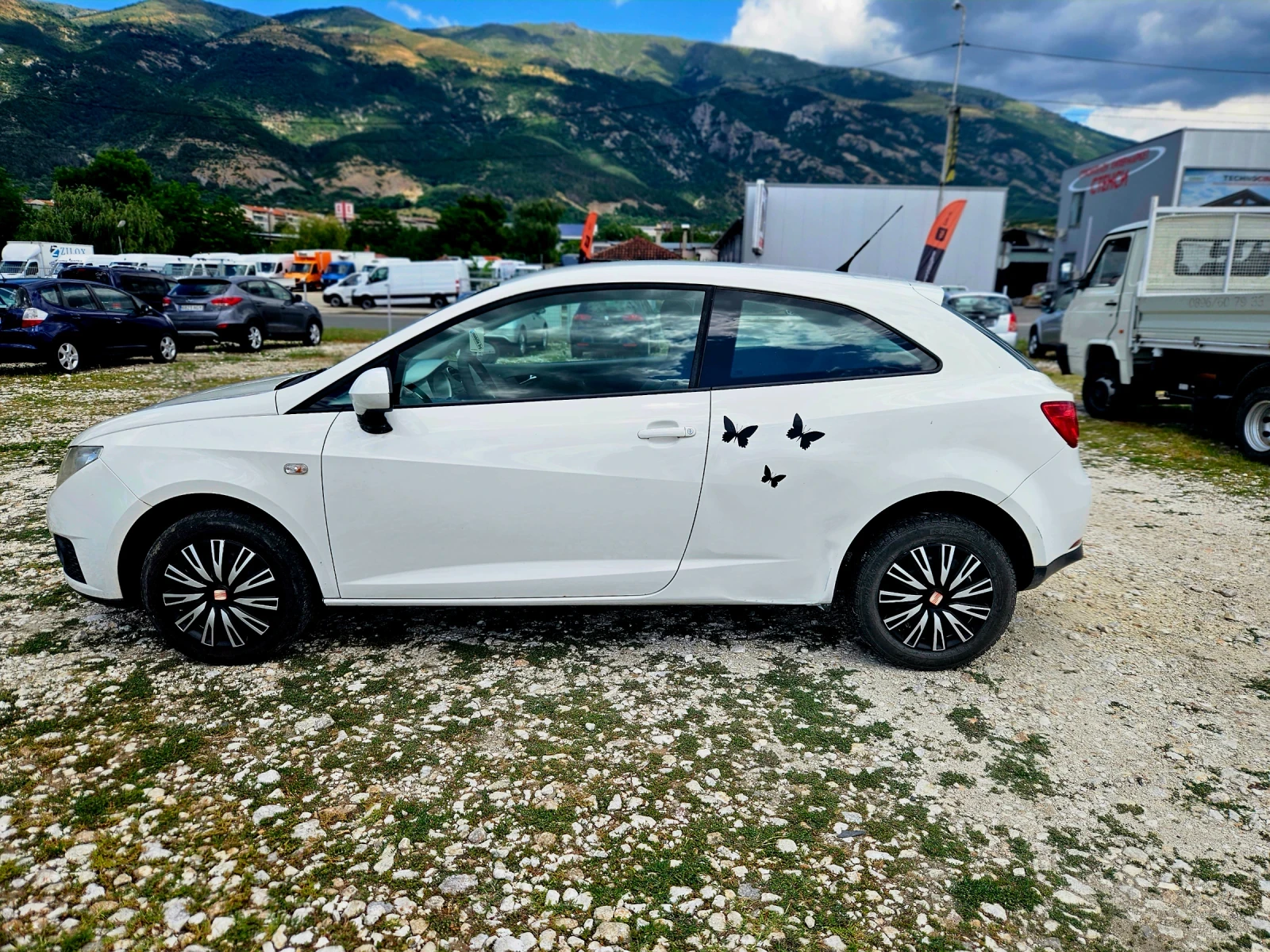 Seat Ibiza 1.4/СТАРИЯТ-МОТОР , снимка 3 - Автомобили и джипове - 55393714