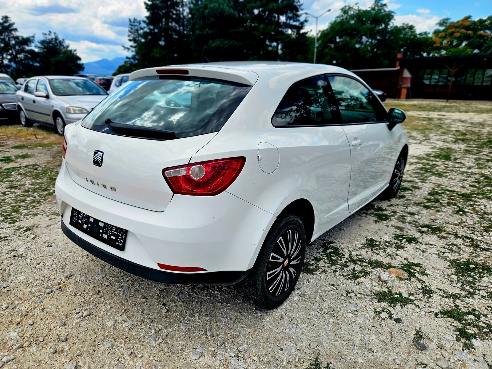 Seat Ibiza 1.4/СТАРИЯТ-МОТОР , снимка 5 - Автомобили и джипове - 55393714