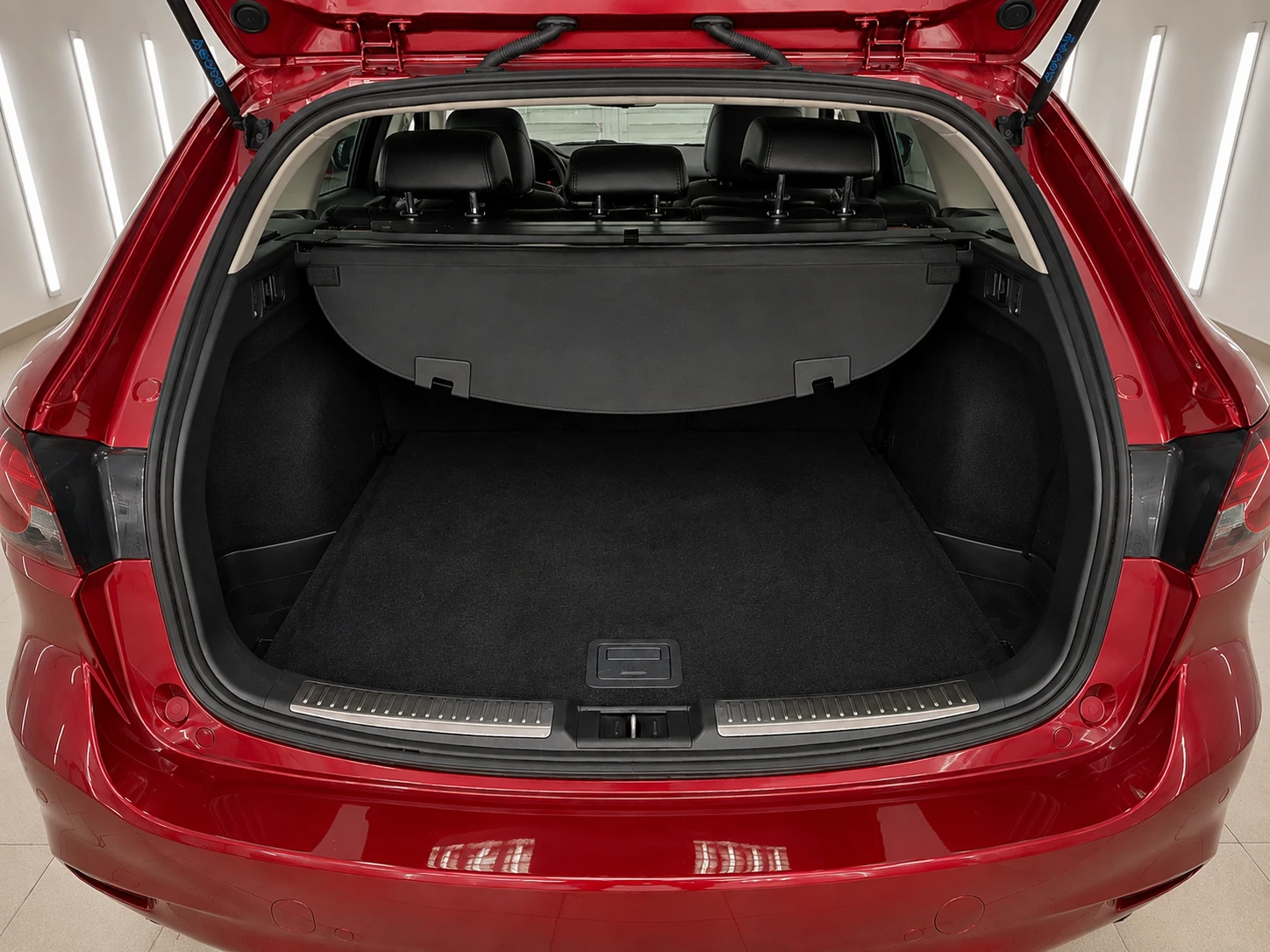 Mazda 6 Takumi 2.2 Skyactiv-D AWD | Автоматик | ЛИЗИНГ, снимка 8 - Автомобили и джипове - 55503903